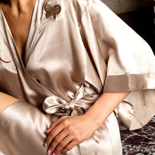 Load image into Gallery viewer, butterfly kimono