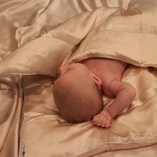 Load image into Gallery viewer, classic baby throw
